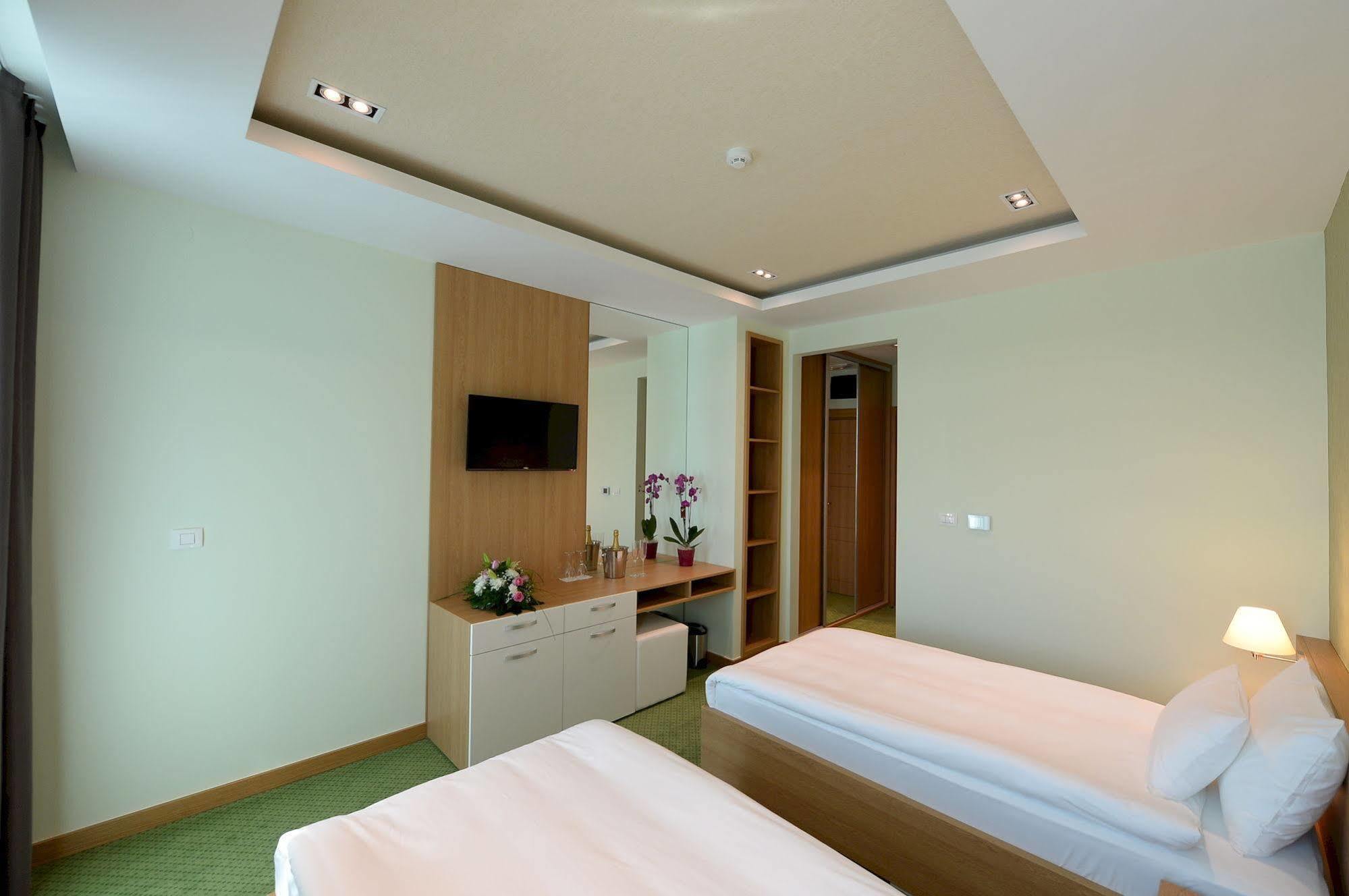 Hotel Hedonic Belgrade Exterior photo