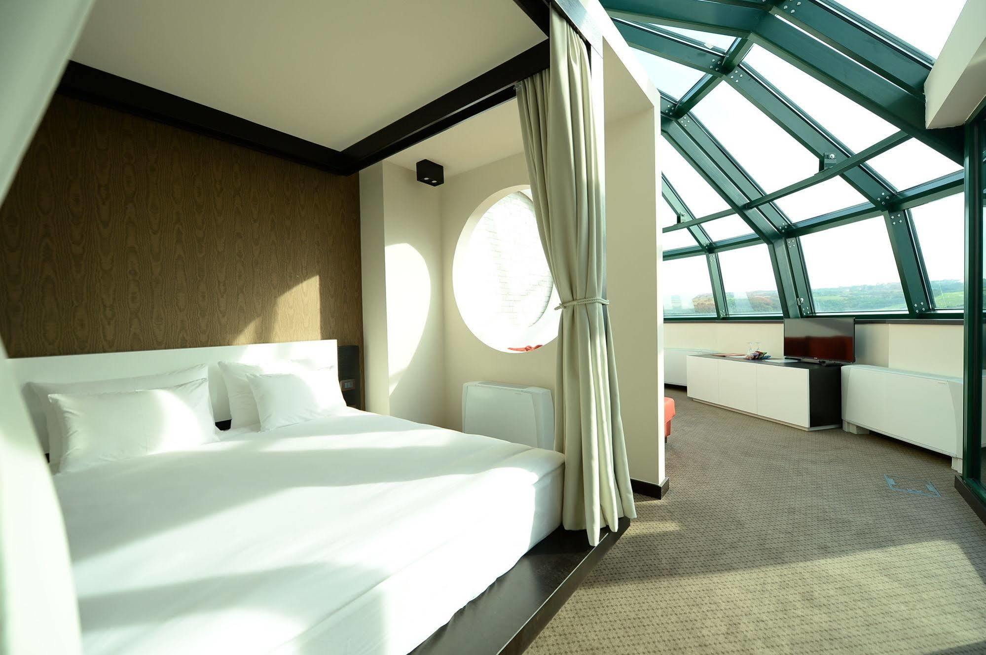 Hotel Hedonic Belgrade Exterior photo